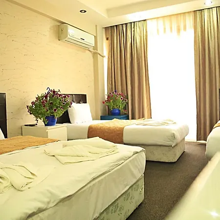 Apartmanhotel Family 3*