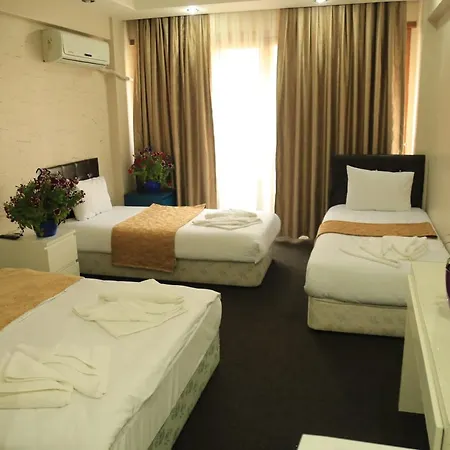 Family Apartmanhotel 3*